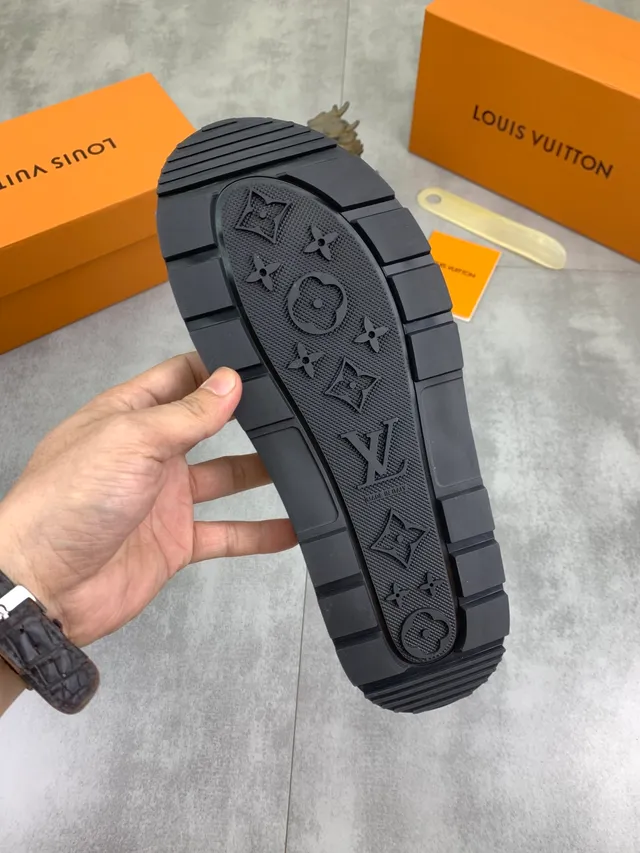Louis Vuitton Slide Black Monogram-Embossed Molded Rubber Sole Slippers 2