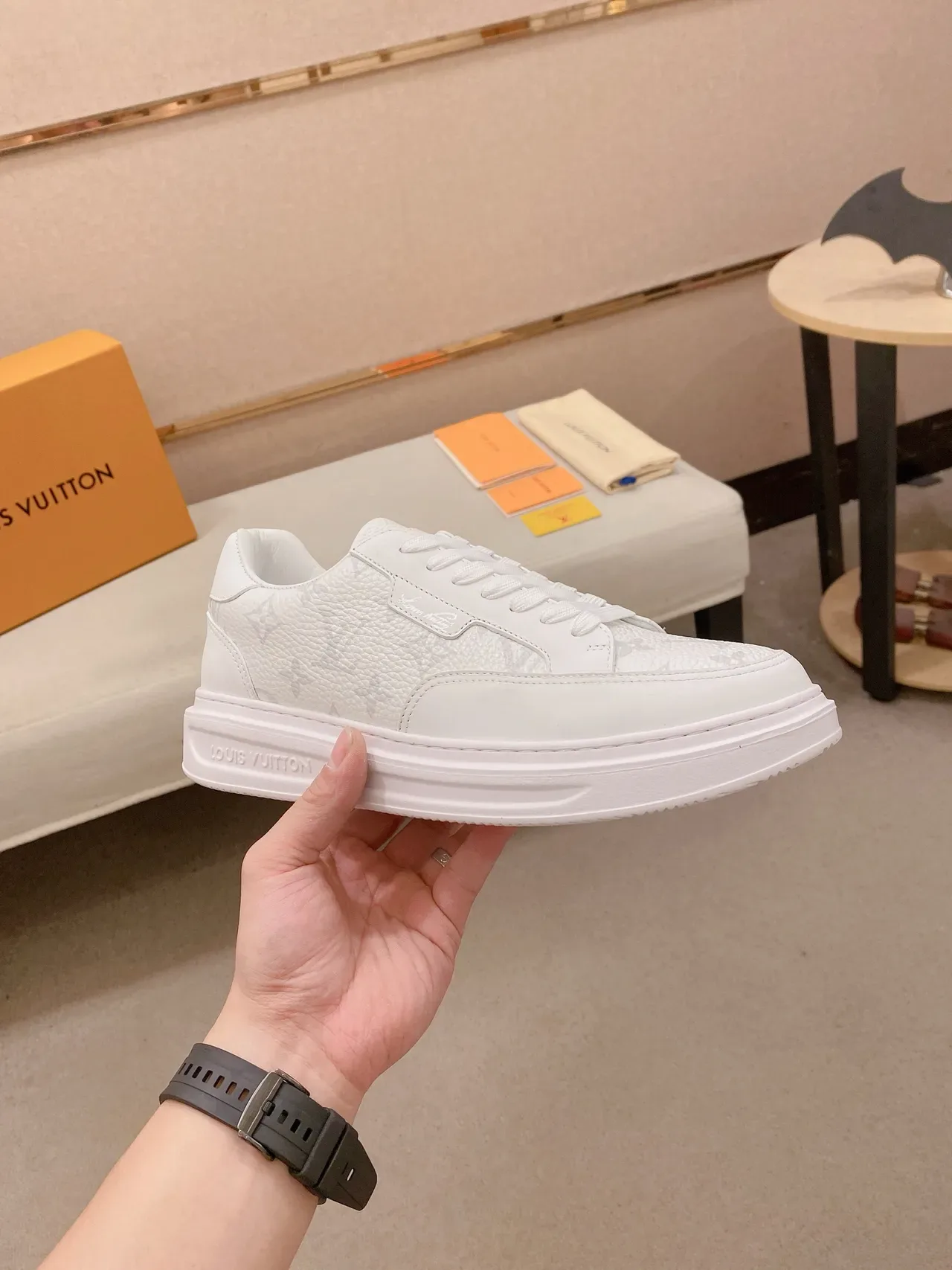 Sneakers Lifestyle Louis Vuitton Blanc en Cuir Monogramme avec Soles de Plateforme 5