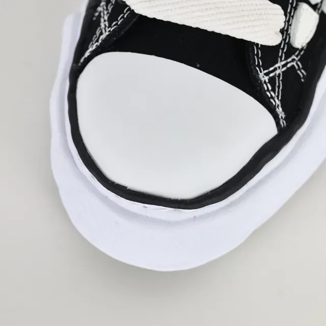 मैसन मार्जेला काला सफेद Deconstructed Stitched-Panel Lifestyle Sneakers 5