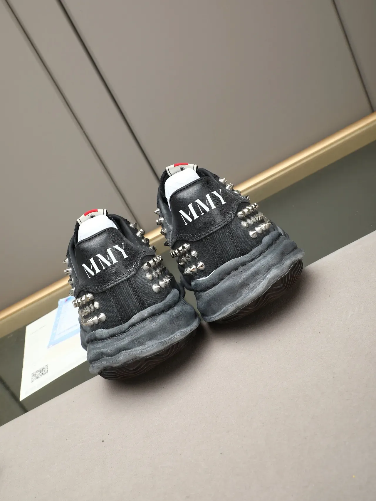 Maison Margiela MM6 Zapatillas Lifestyle Negro Gris Tachonado Deconstruido 4