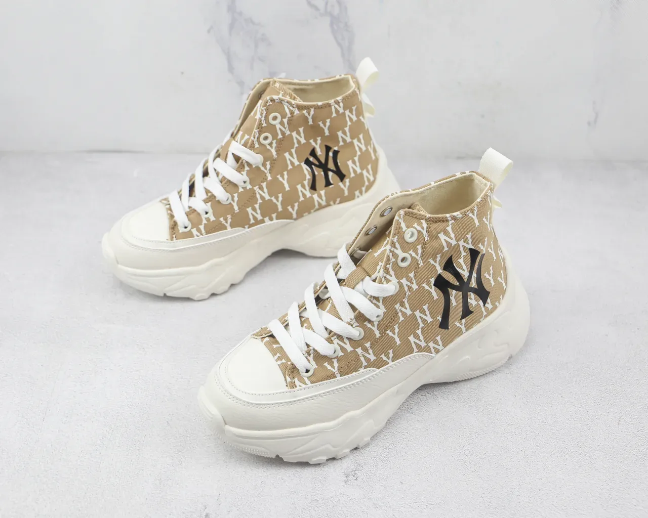 Mitchell & Ness NY Yankees Monogram Zapatillas Altas Chunky 4
