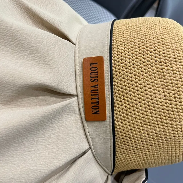 Miu Miu Bege Preto chapéu bucket com aba larga malha coroa 3