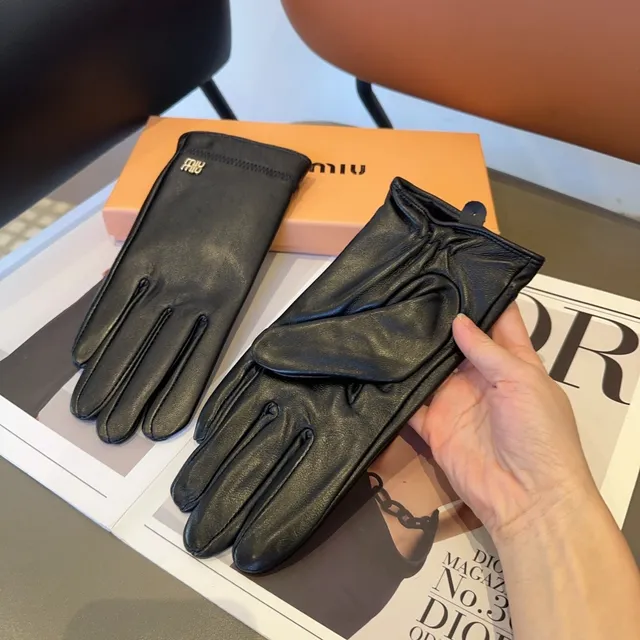 Miu Miu Luvas de Couro Preto Lisos de Dedo Completo 5