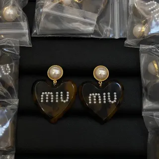 Miu Miu दिल मोती बनी लोगो कर्णफूल