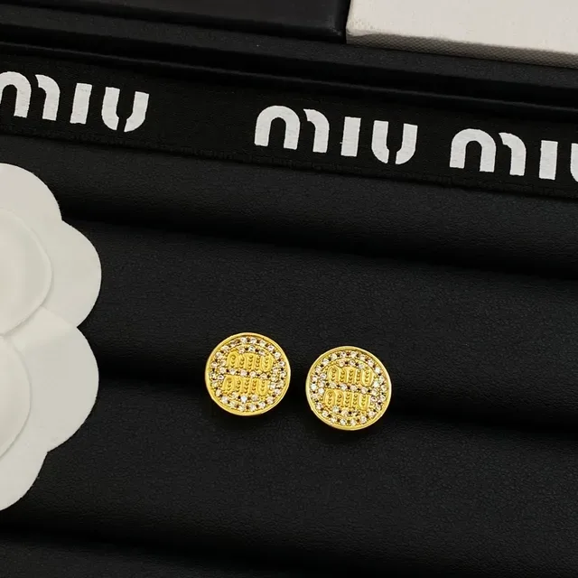 Miu Miu Logo Stud 银金色 圆形 镶嵌水晶 耳钉 4