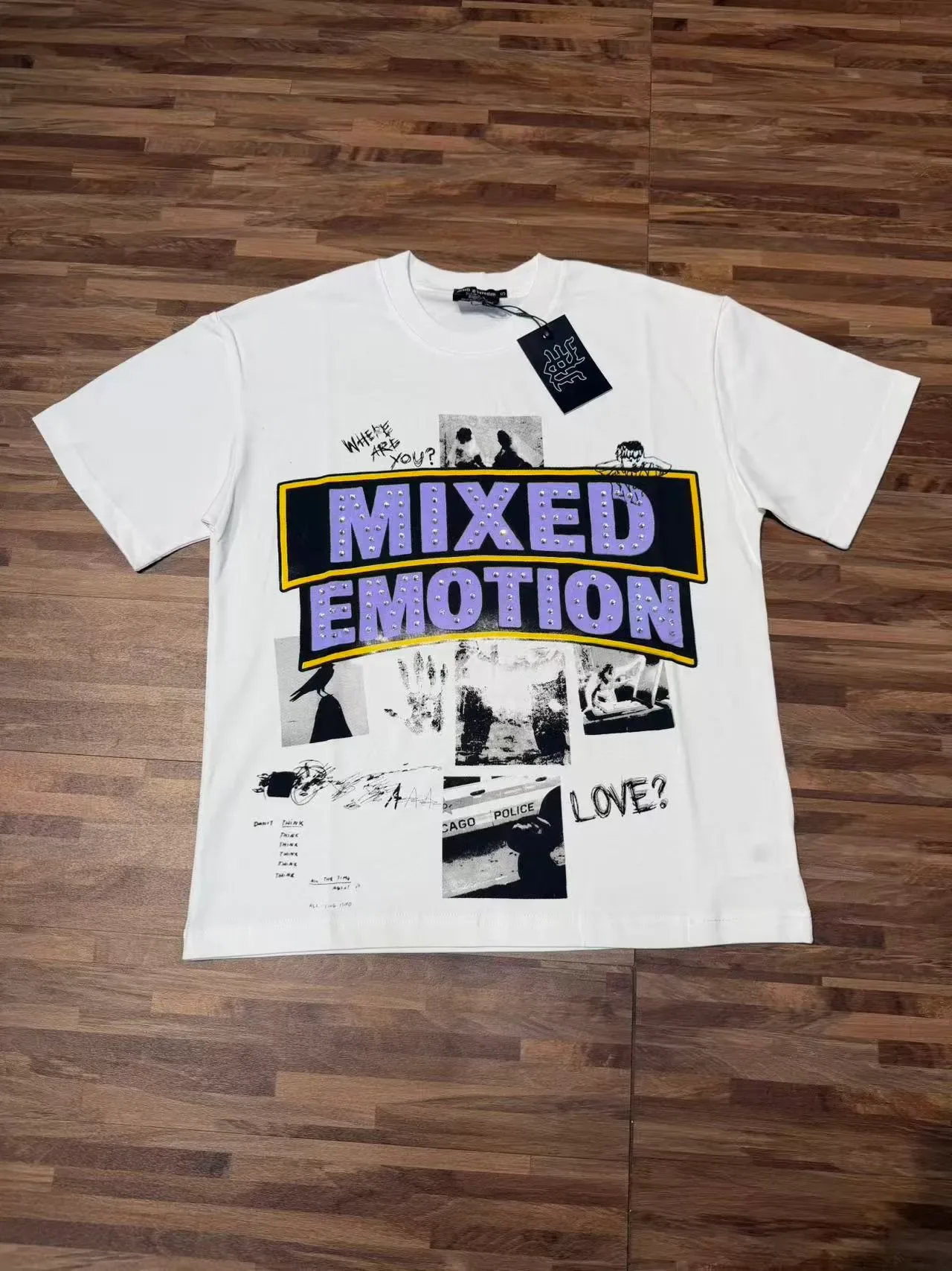 تي شيرت Mixed Emotion أبيض بنفسجي بطباعة جرافيك قصة أوفرسايز 6