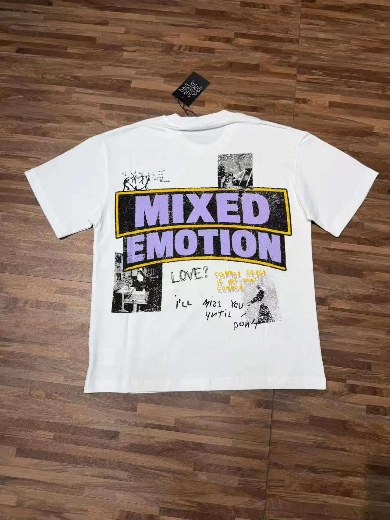 تي شيرت Mixed Emotion أبيض بنفسجي بطباعة جرافيك قصة أوفرسايز 7