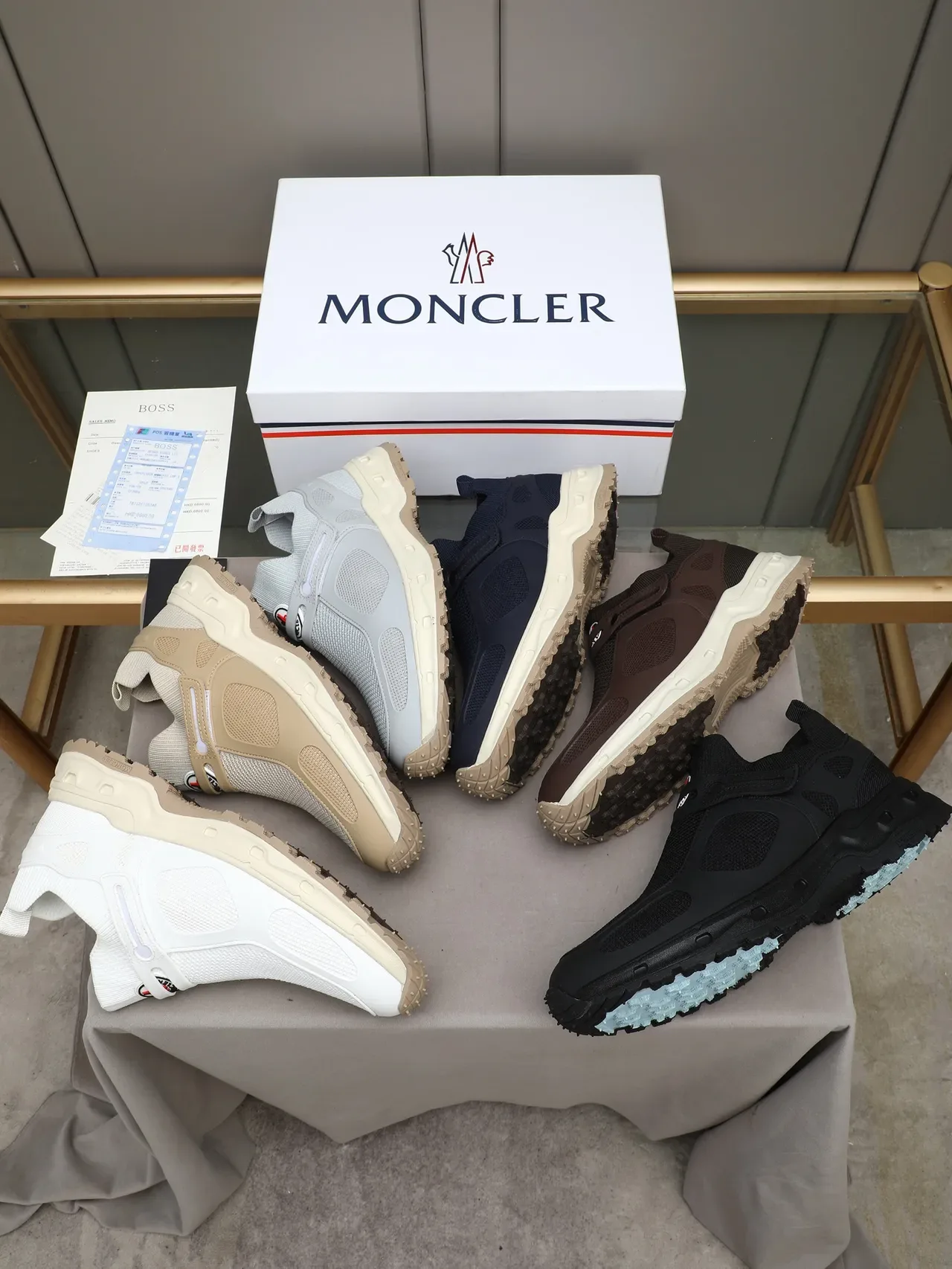 Moncler Tênis Preto com Tira de Malha Ajuste de Meia 2