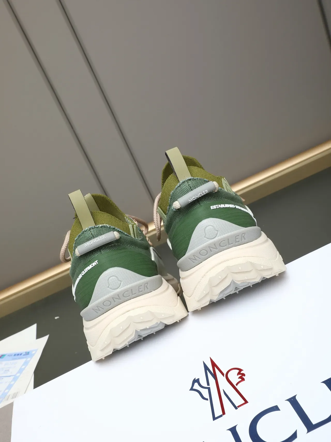 Moncler Verde Bege Tênis Chunky com Upper de Malha e Sola Vibram Lugged 2