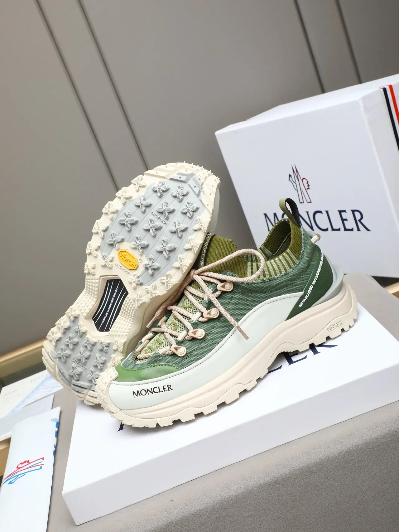 Moncler Verde Bege Tênis Chunky com Upper de Malha e Sola Vibram Lugged 4