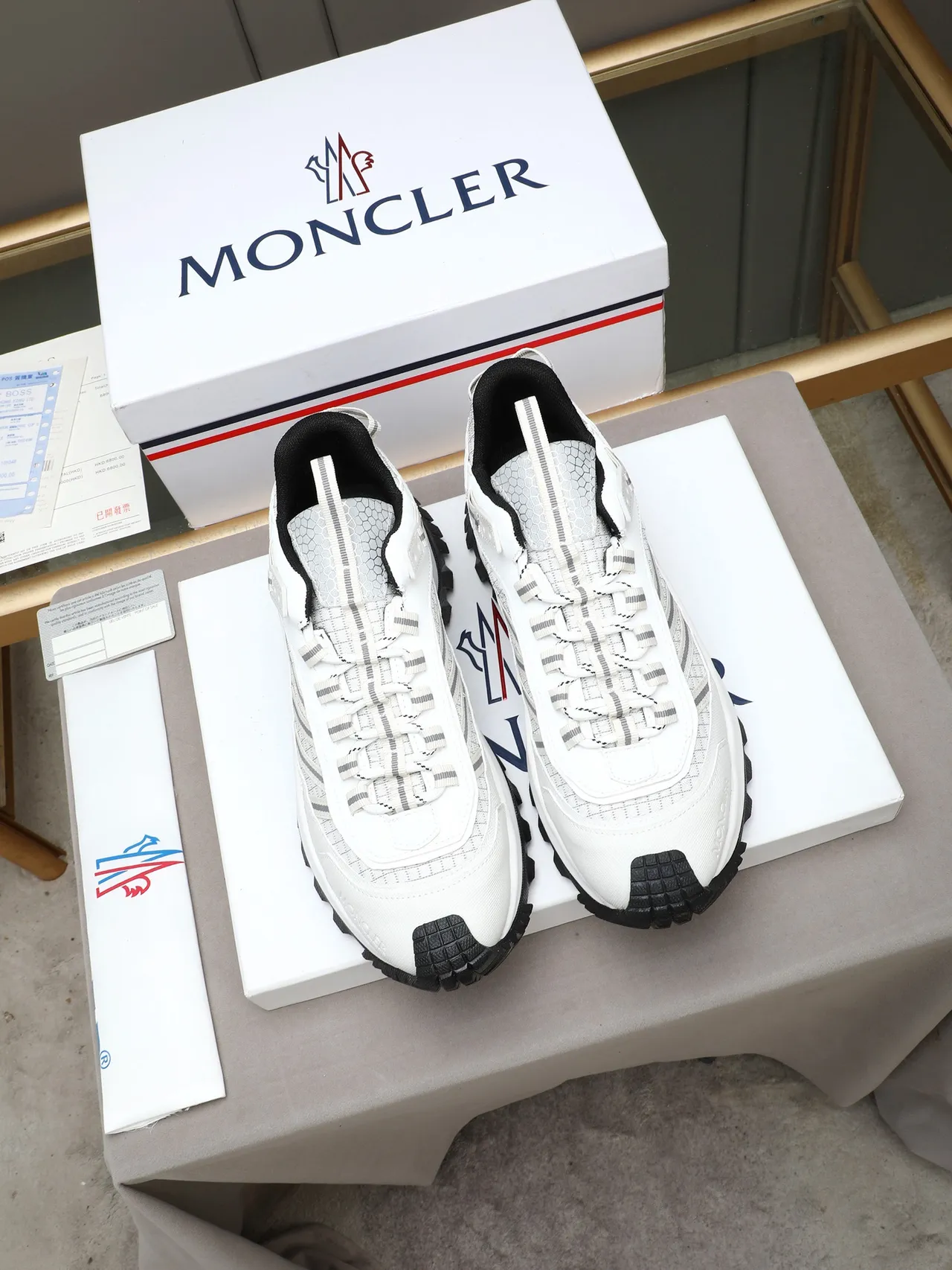 Moncler Blanco Negro Suela Gruesa Malla Y Recubrimiento Sintético Superposición Construcción Lifestyle Sneakers 3