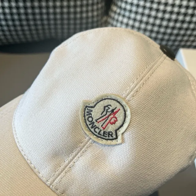 Moncler أبيض أسود منظم ستة ألواح شعار مطرز قبعة بيسبول 6