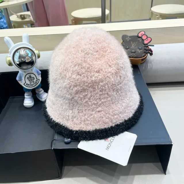 Moncler Zind Beret rosa polvoriento y negro con ribete peludo 4