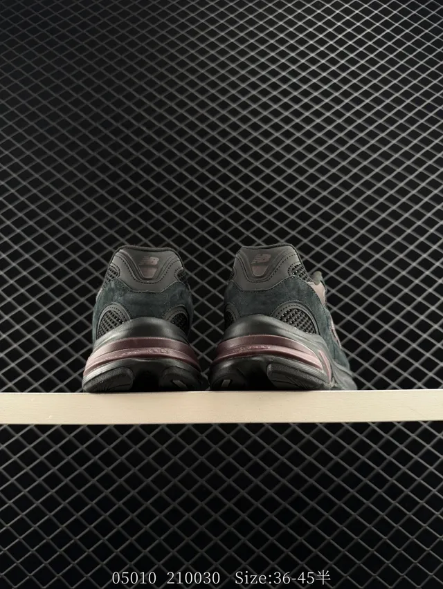New Balance 2010 حذاء رياضي أسود و بوردو سميك 3