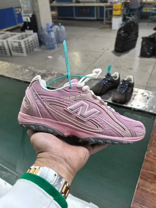 New Balance 204L 粉色米色生活方式运动鞋 6