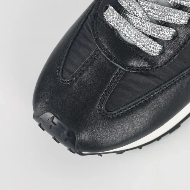 New Balance 9060 أسود فضي لايف ستايل سنيكرز 5