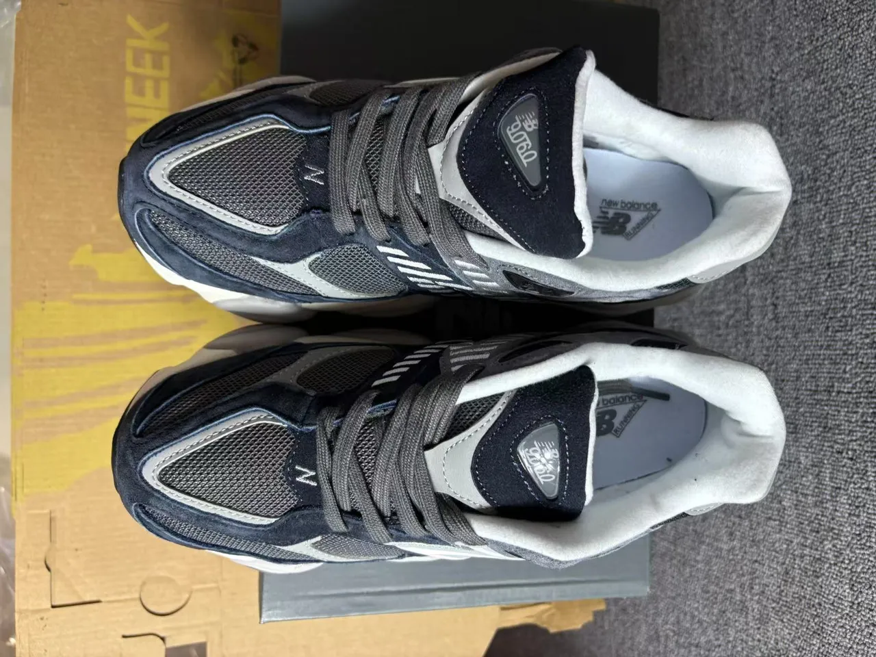 New Balance 9060 Gris Marino Zapatillas con suela gruesa 3