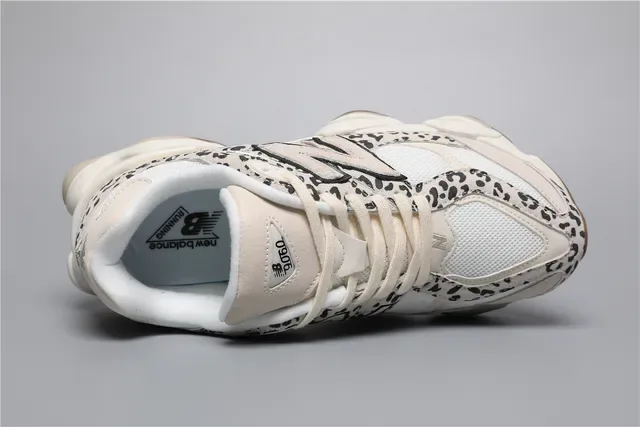 New Balance 9060 चितगोबर प्रिंट क्रीम और गम लाइफस्टाइल स्नीकर 7