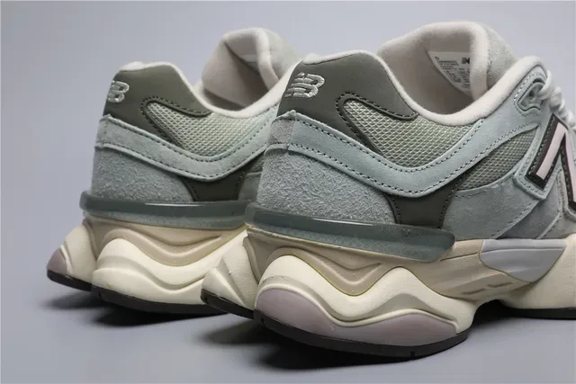 New Balance 9060 Sage Green e Off-White sneakers lifestyle 2