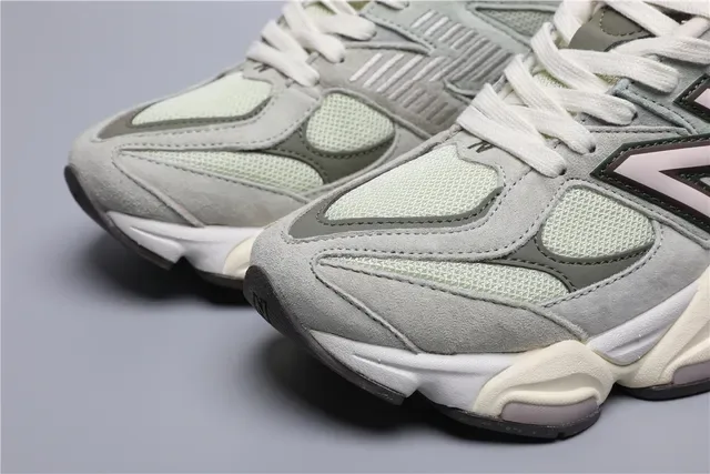 New Balance 9060 Sage Green e Off-White sneakers lifestyle 4
