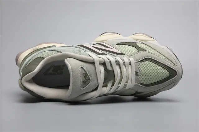 New Balance 9060 Sage Green e Off-White sneakers lifestyle 7