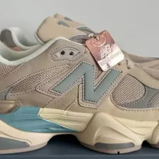 New Balance 米色蓝色鞋底网面和合成覆盖厚底运动鞋