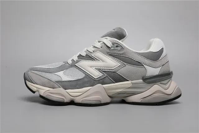 New Balance Gray White Chunky Sculpted Midsole Mixed Mesh And Suede Upper Lifestyle Sneakers 9