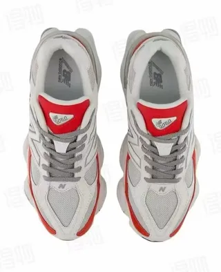 New Balance লাল ধূসর মিডসোল মেশ এবং স্যুড ওভারলে চাঙ্কি স্নিকার্স 4