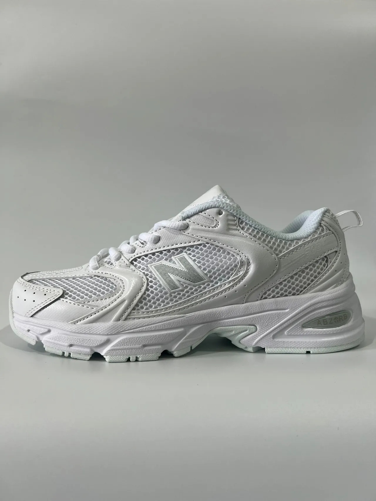 New Balance Zapatillas Lifestyle con Upper de Malla y Sintético Blanco y Gris Suela Media Chunky Esculpida 4