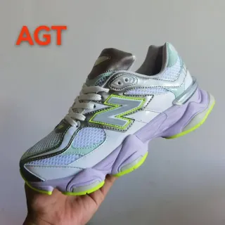 New Balance सफेद बैंगनी मिडसोल मेश और सिंथेटिक ओवरले चंकी स्नीकर