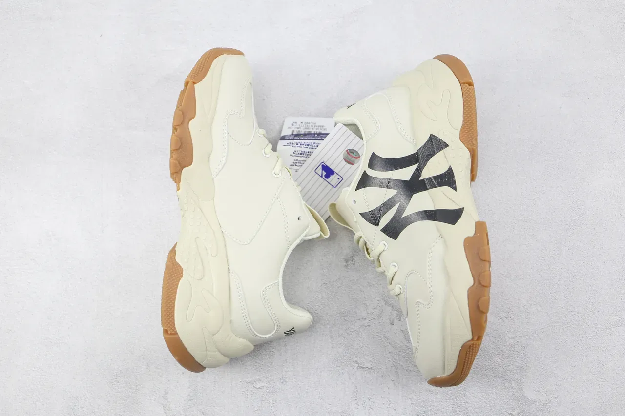 New Era Chaussures Chunky Beige Semelle Noire Oversized NY Logo 2