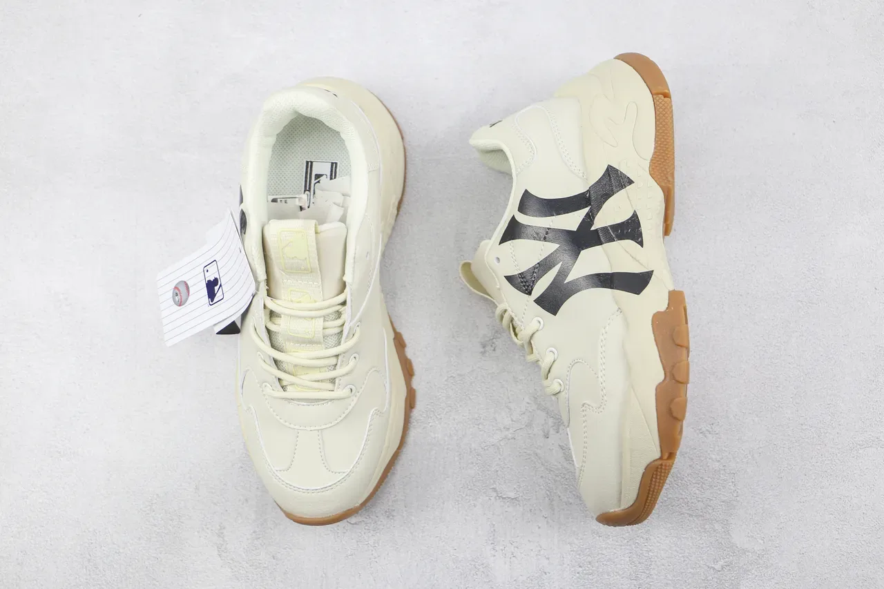 New Era Chaussures Chunky Beige Semelle Noire Oversized NY Logo 3