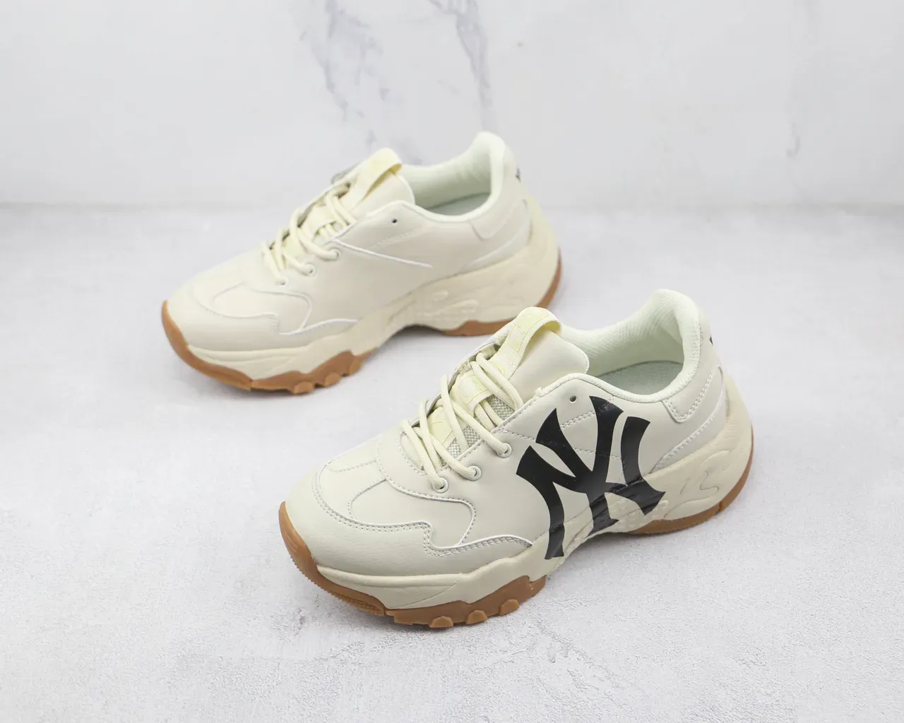 New Era Chaussures Chunky Beige Semelle Noire Oversized NY Logo 4