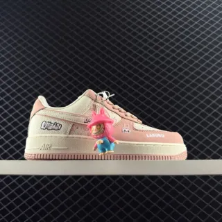 Nike Air Force 1 Low بيج و بينك باترش ورك جرافيكي لايف ستايل سنيكرز