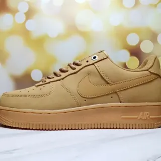 Nike Air Force 1 أحادي اللون تان أسلوب حياة سينيكرز