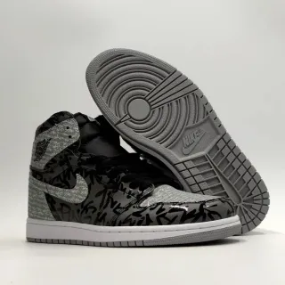 Nike Air Jordan 1 Graffiti Print 黑色灰色篮球鞋