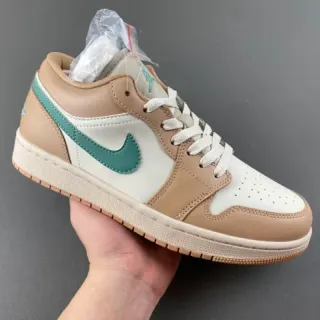 سكيتشرز لايف ستايل Nike Air Jordan 1 Low بيج و مينت جرين