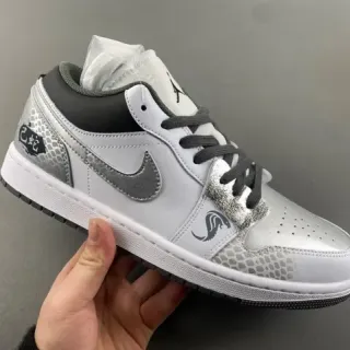 Nike Air Jordan 1 Low Sneakers Lifestyle Prata Metálica Impressão de Cobra