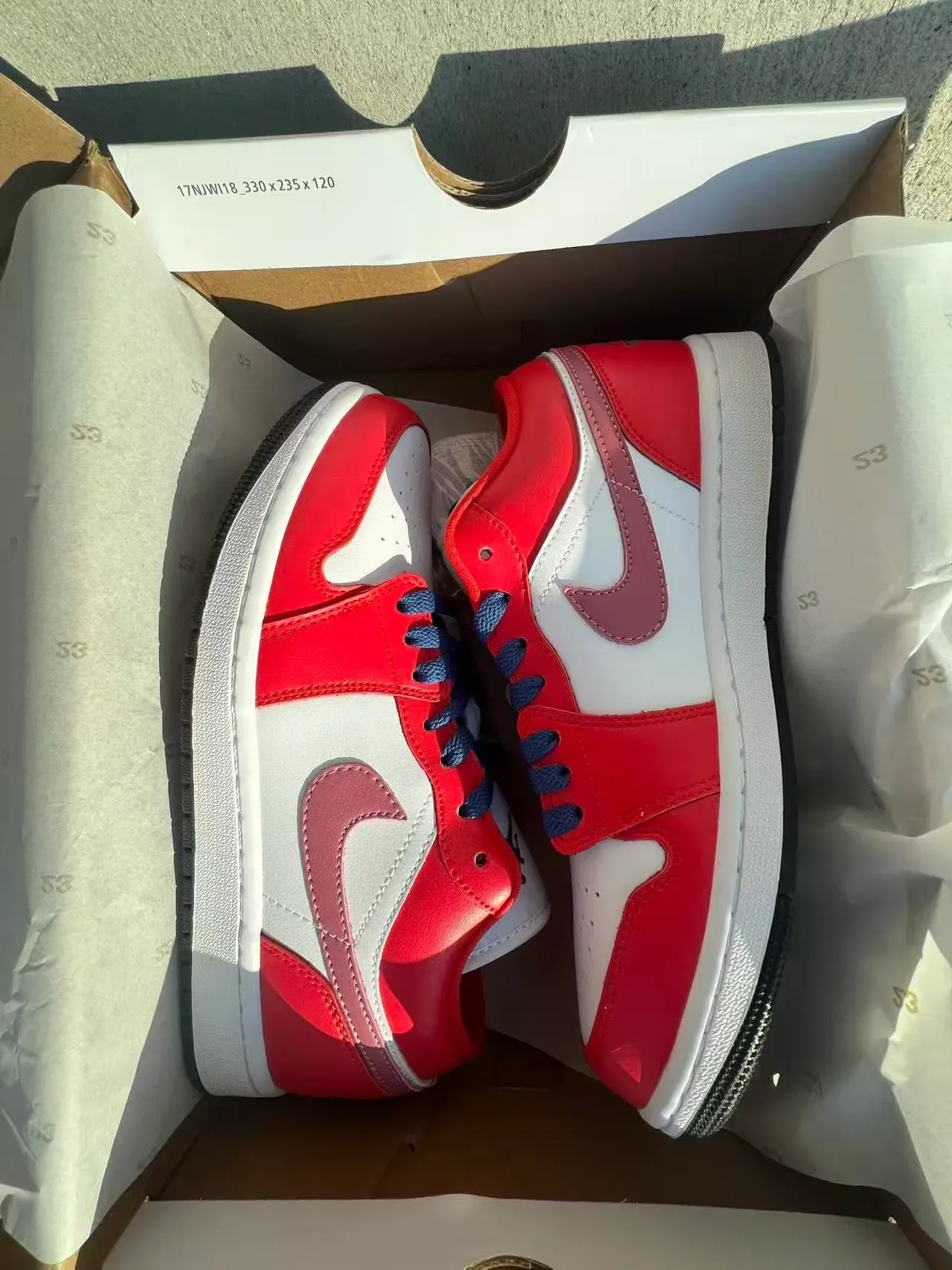 Nike Air Jordan 1 Low أحمر أبيض وردي بحري لايف ستايل سنيكرز 9