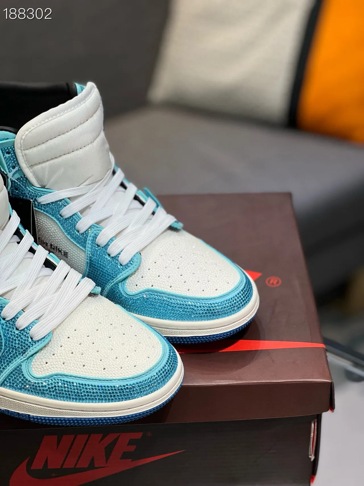 Nike Air Jordan 1 Off-White Collaboration Cyan Crystal Embellished Basketball Shoes 5