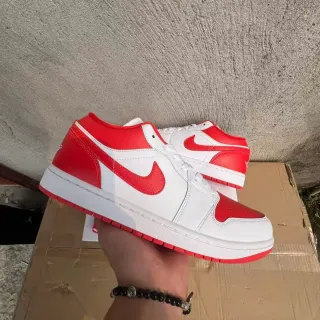 Nike Air Jordan 1 Blanc et Rouge Lifestyle Sneakers