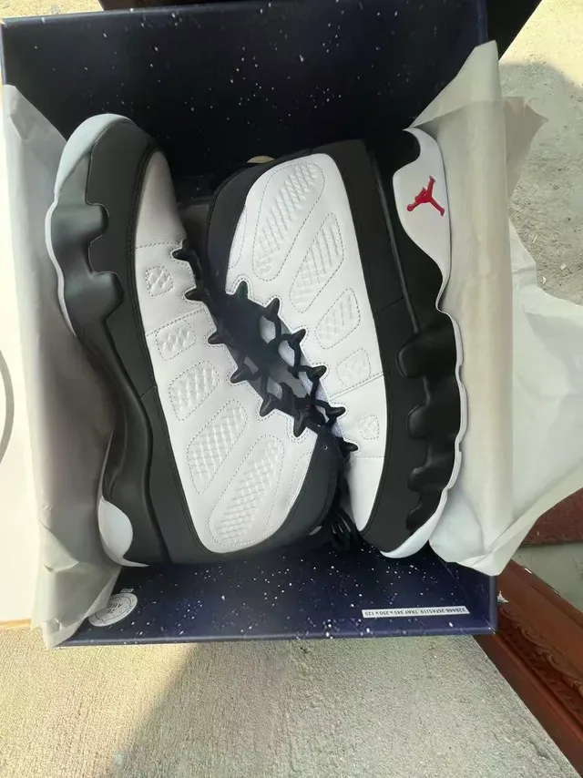 Nike Air Jordan 11 Tune Squad 白黑蓝篮球鞋 10