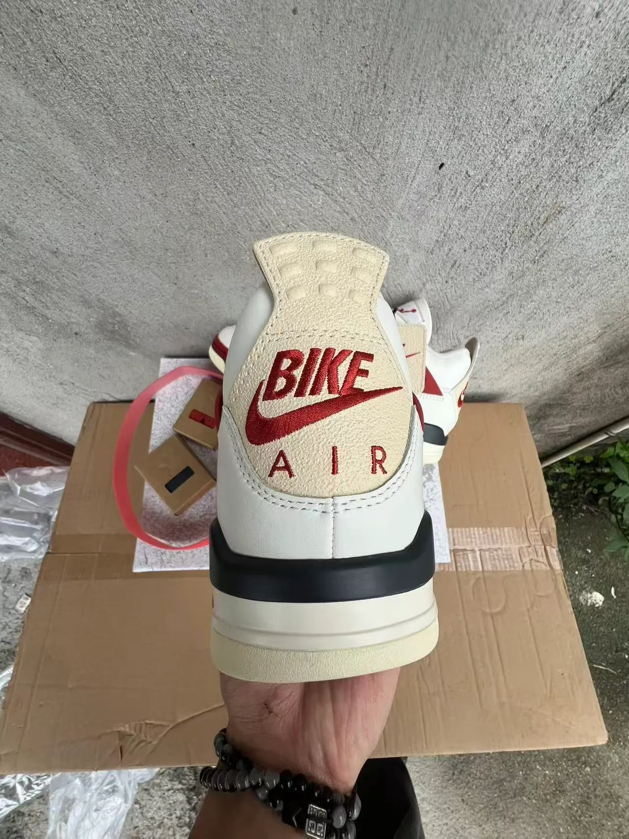 Nike Air Jordan 4 Tênis de Basquete Branco Vermelho Preto 10