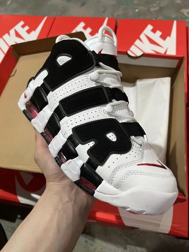 Nike Air More Uptempo Zapatos de baloncesto blanco negro rojo 2