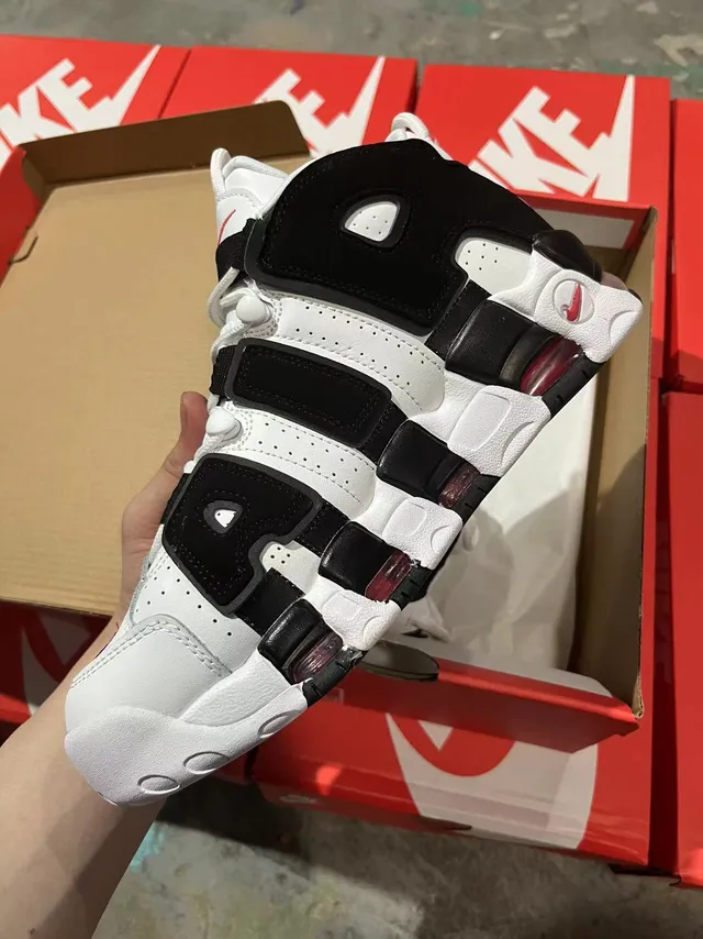 Nike Air More Uptempo Zapatos de baloncesto blanco negro rojo 3