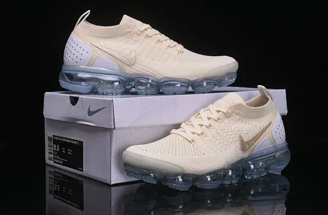Nike Air VaporMax Flyknit Off-White Lifestyle Sneakers 10