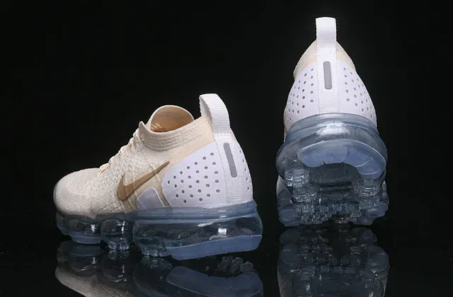 Nike Air VaporMax Flyknit Off-White Lifestyle Sneakers 12