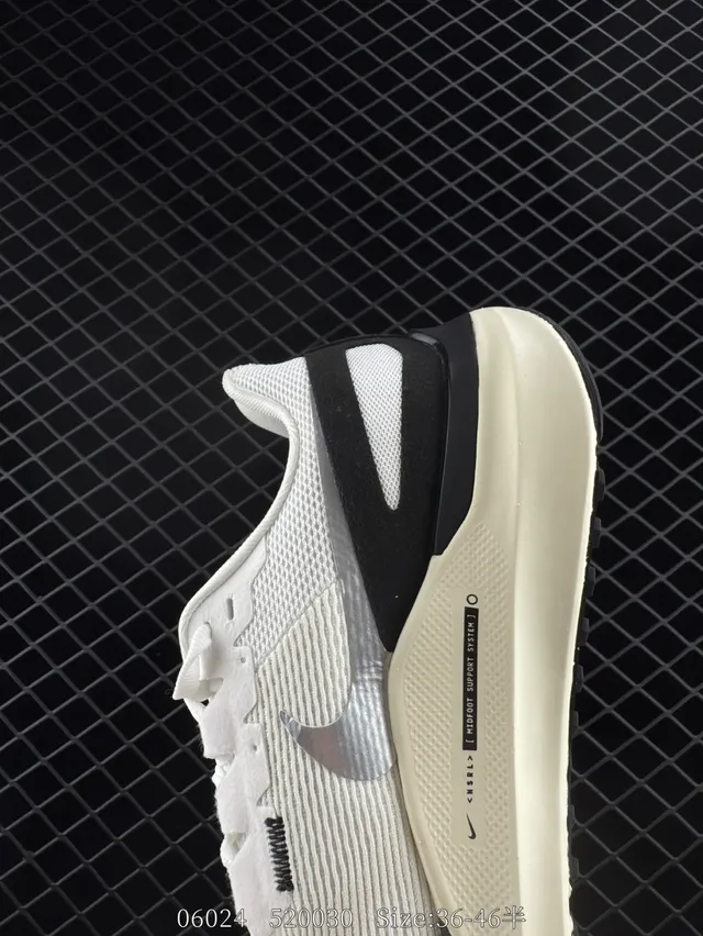 Nike Air Zoom White Black Mesh Upper Heel Counter Running Shoes 4