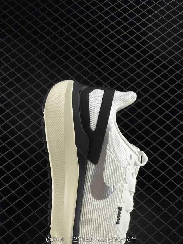 Nike Air Zoom White Black Mesh Upper Heel Counter Running Shoes 5