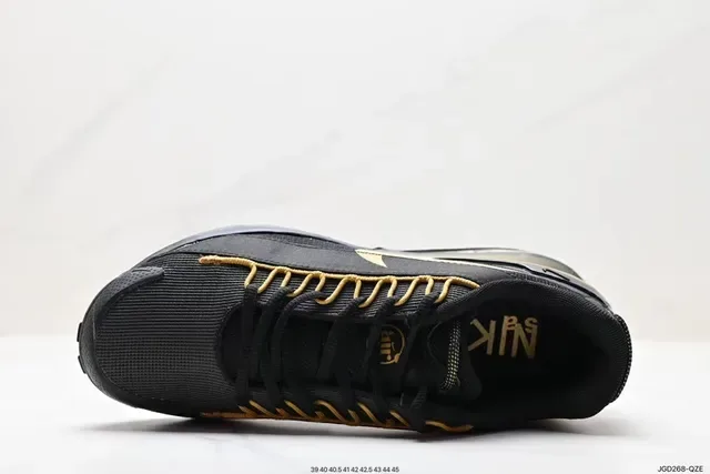 Nike 黑金网面 Swoosh 系带生活休闲鞋 8